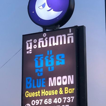 Blue Moon Guesthouse And Bar Kampot Exterior foto